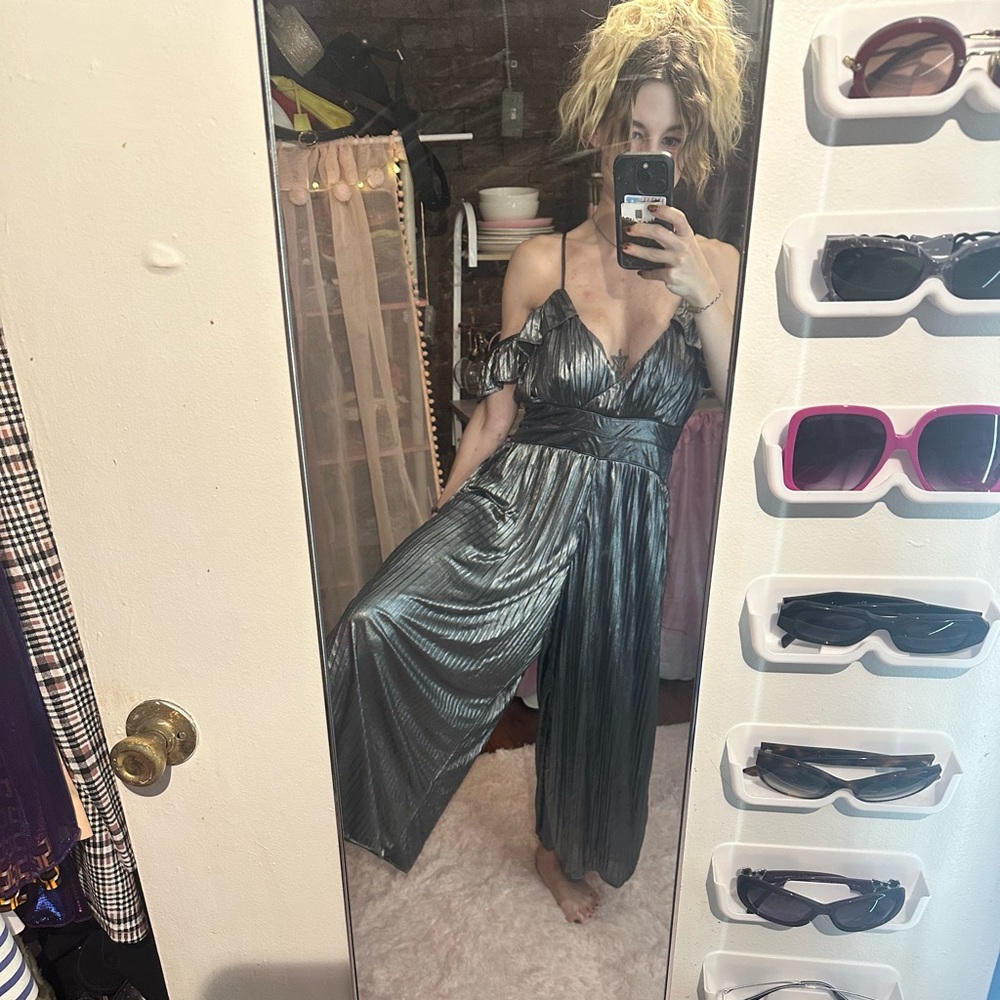 💕 metallic wide leg jumpsuit - Picture 2 of 3